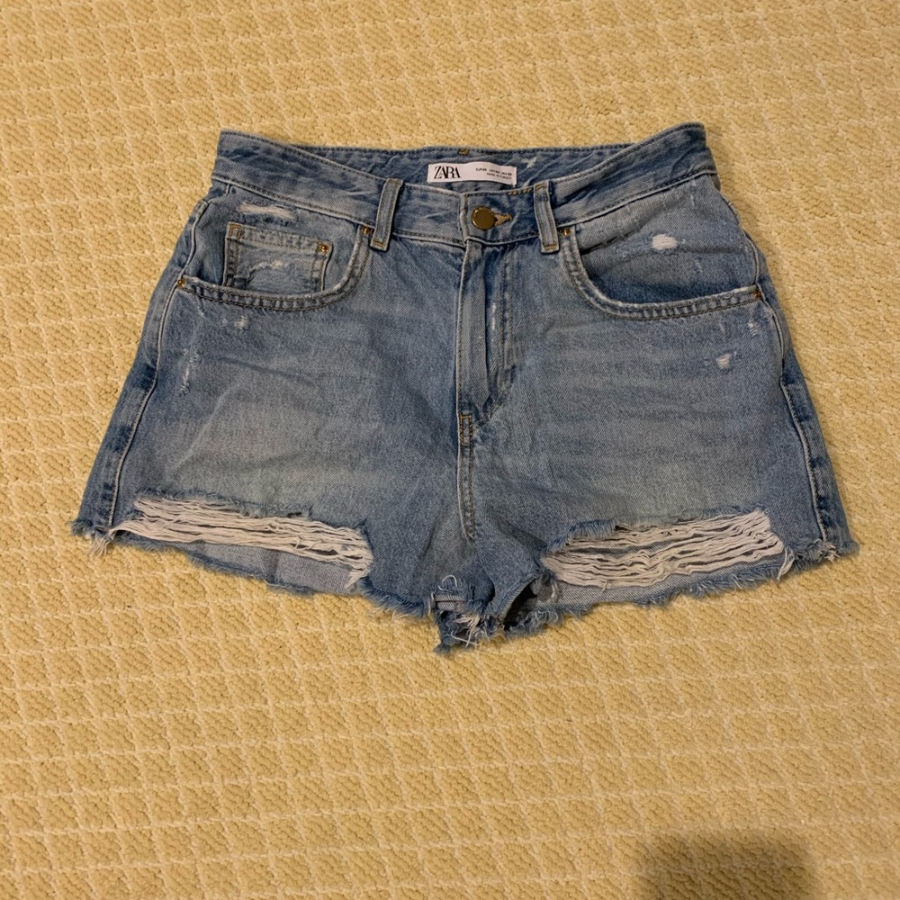 Zara distressed jean shorts